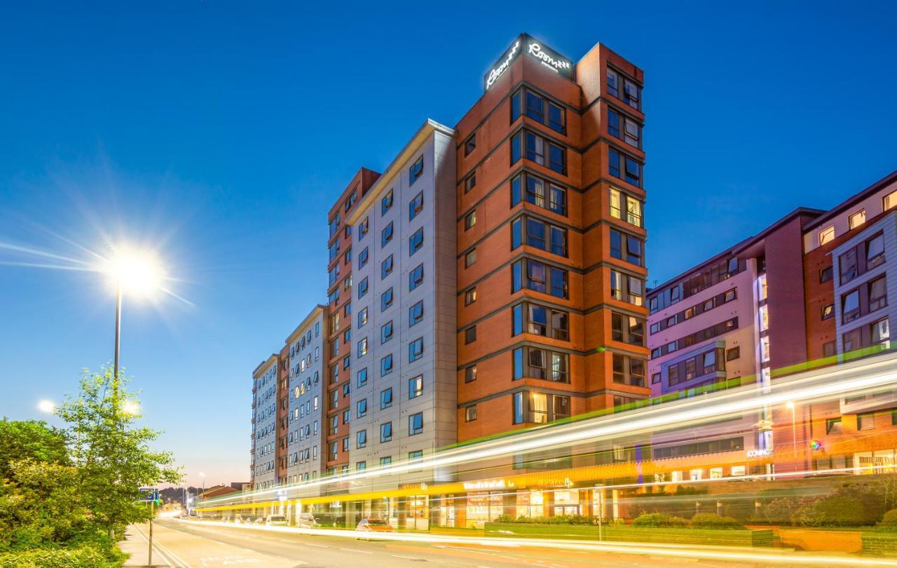 รูมซ์ ซิตี้ เวสต์ Aparthotel ลีดส์ ภายนอก รูปภาพ