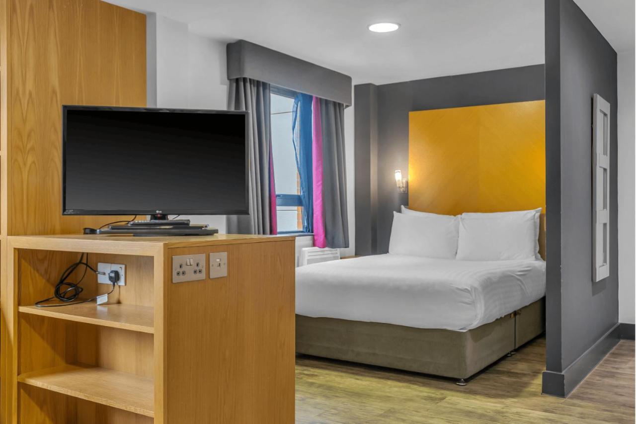 รูมซ์ ซิตี้ เวสต์ Aparthotel ลีดส์ ภายนอก รูปภาพ