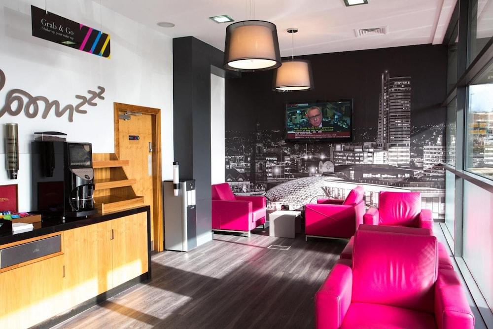 รูมซ์ ซิตี้ เวสต์ Aparthotel ลีดส์ ภายนอก รูปภาพ